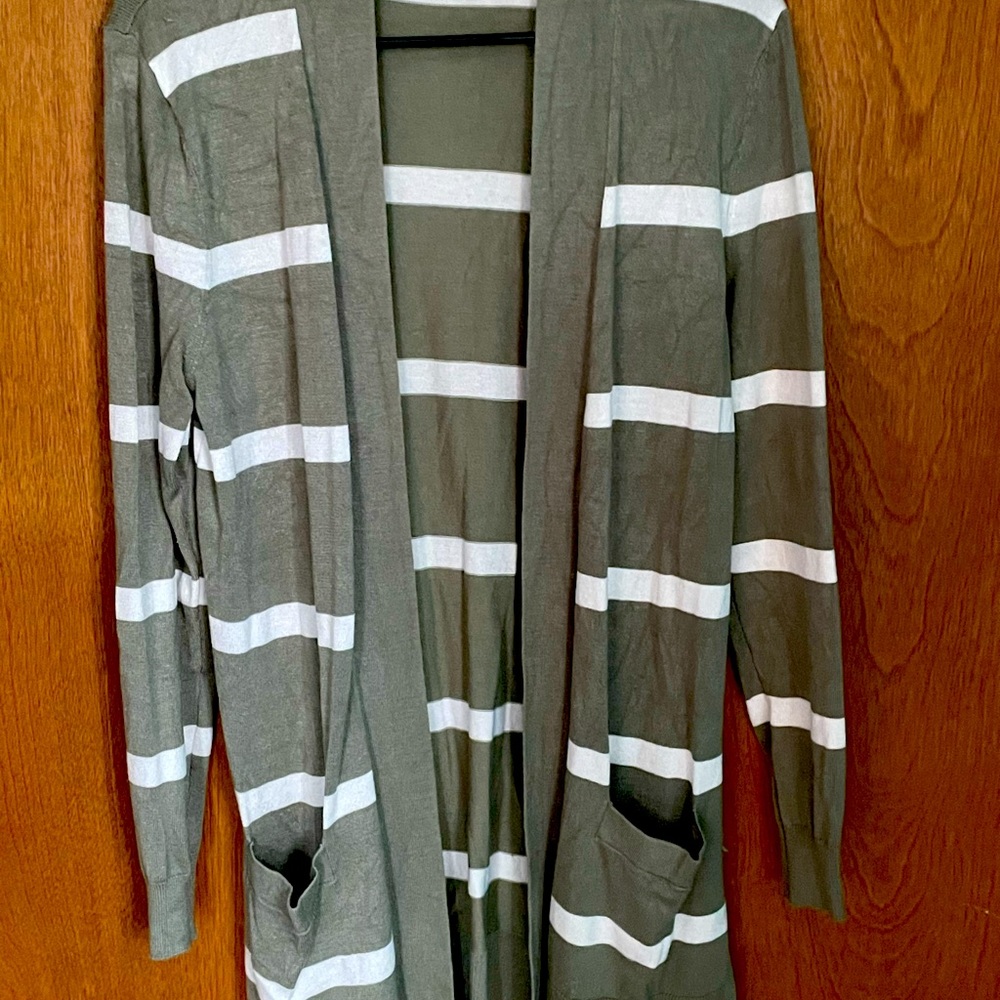 Love Ellie size m cardigan